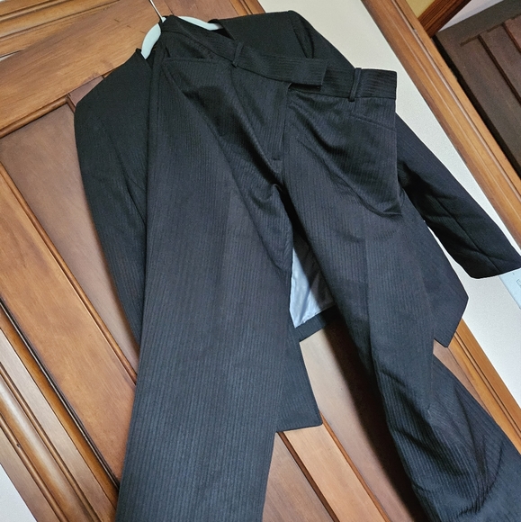 Pantsuit - Picture 2 of 4